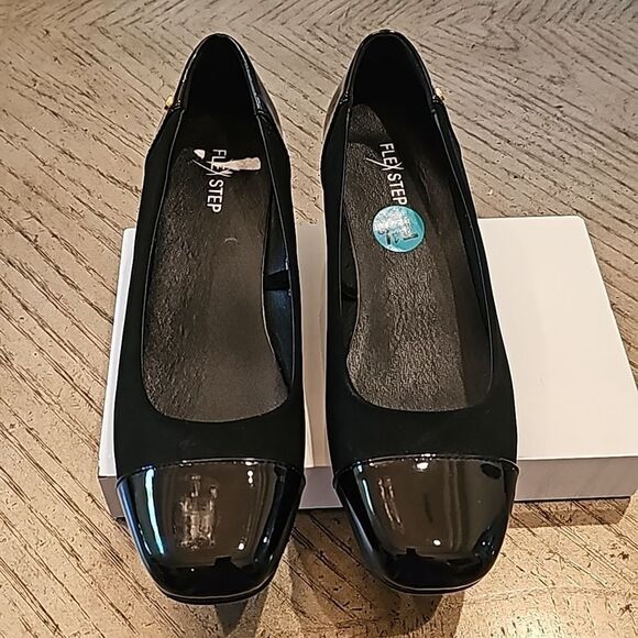 Black pumps size 7.5 NWOT - Picture 2 of 9